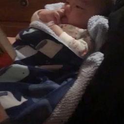 婴儿拉屎视频,揭秘婴儿肠道健康秘密